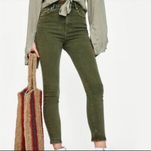 We the Free olive green skinny jeans size 26